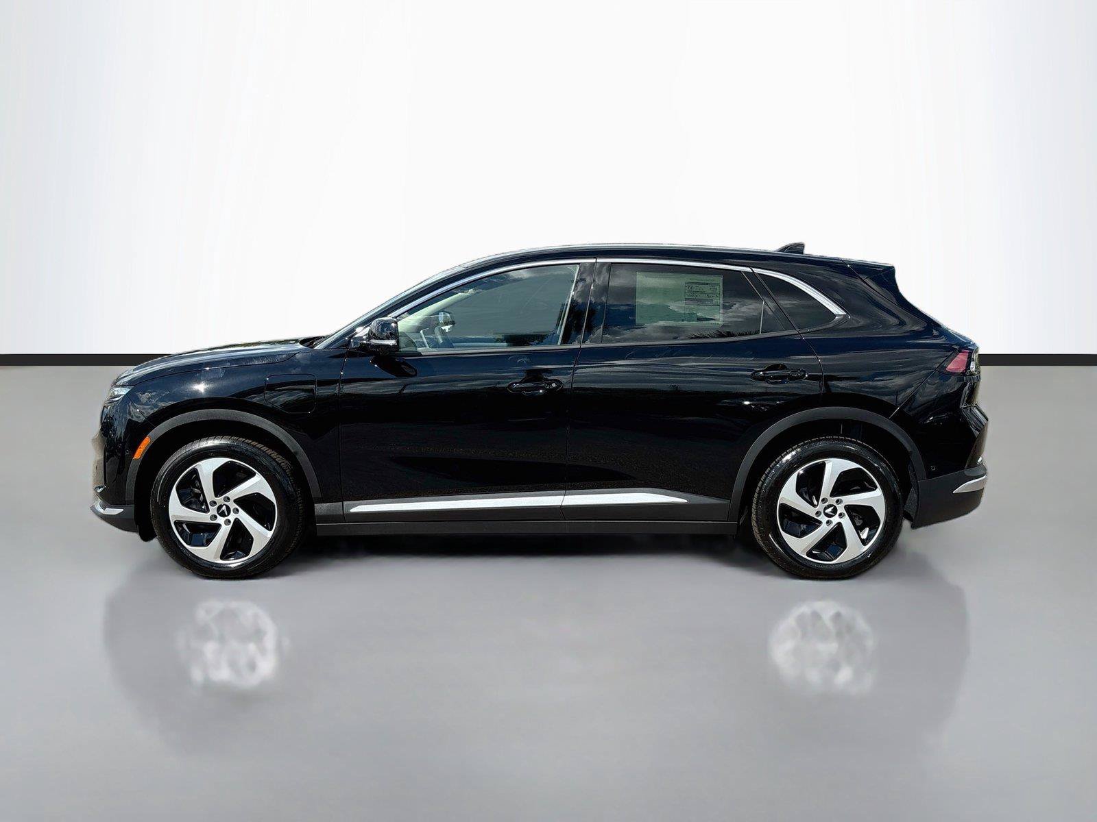 New 2027 VinFast VF 8 Eco AWD/4WD image 4