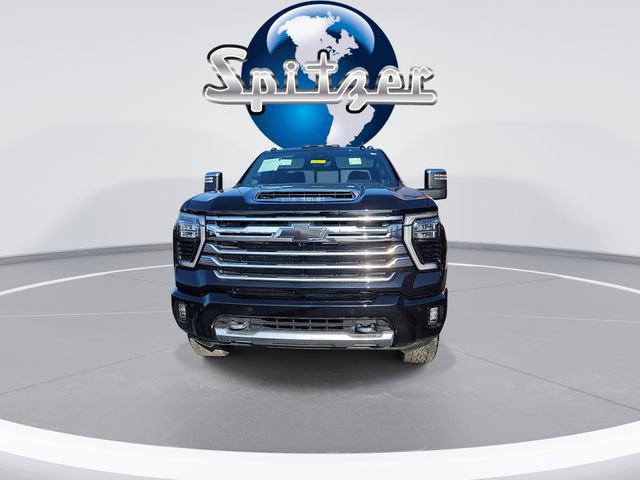 Used 2024 Chevrolet Silverado 2500 High Country w/ High Country Premium Package image 3