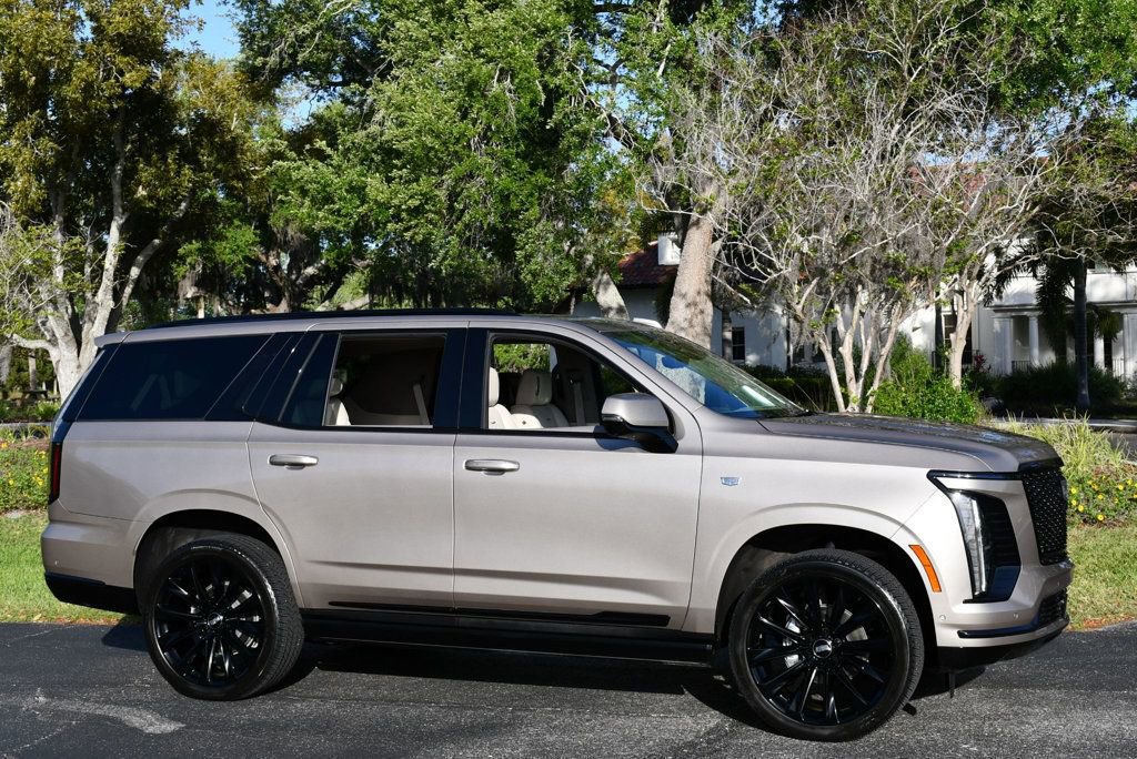 Used 2025 Cadillac Escalade Sport Platinum w/ LPO, ONYX Package image 8