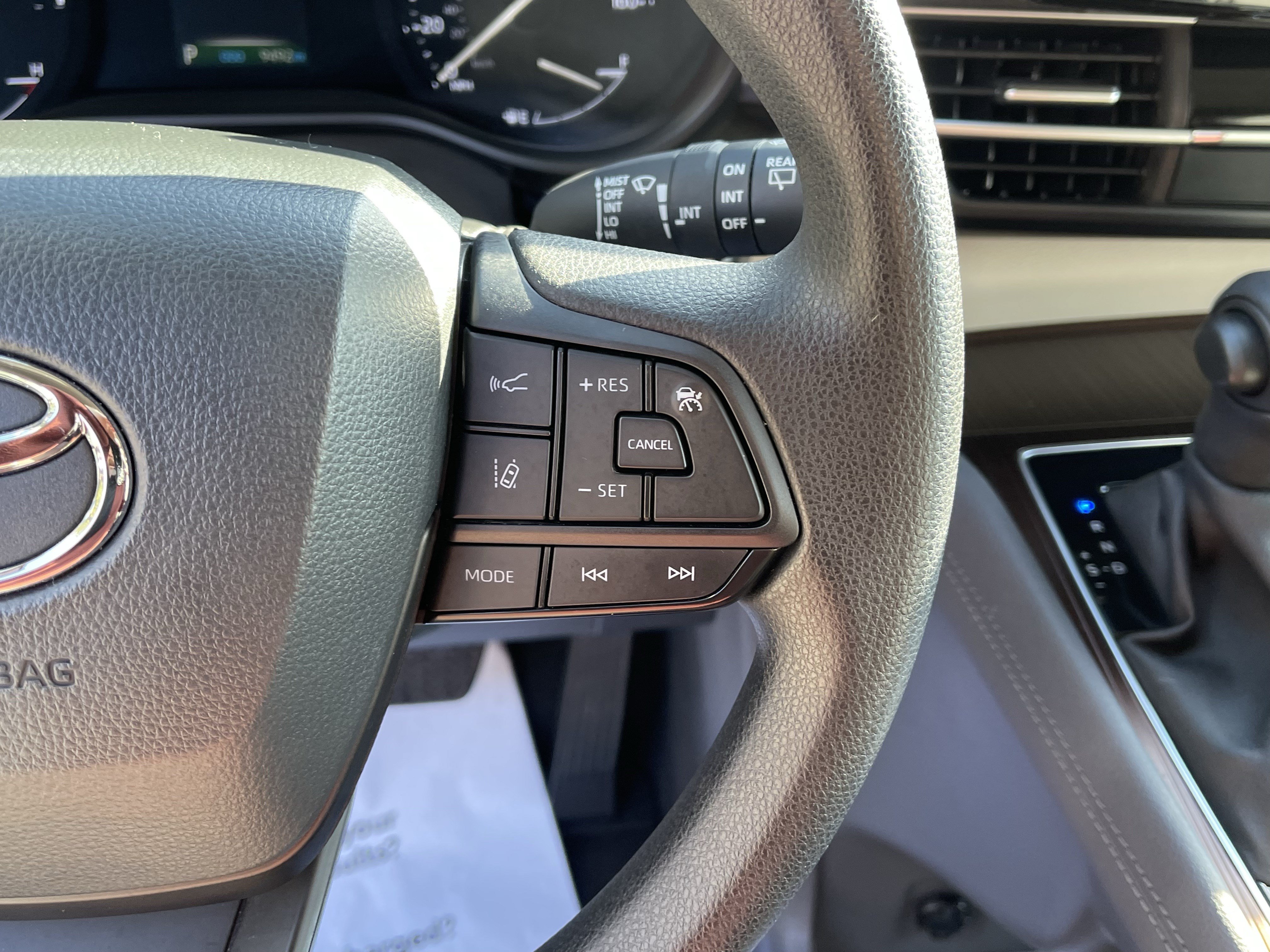 Certified 2024 Toyota Sienna LE AWD/4WD image 22