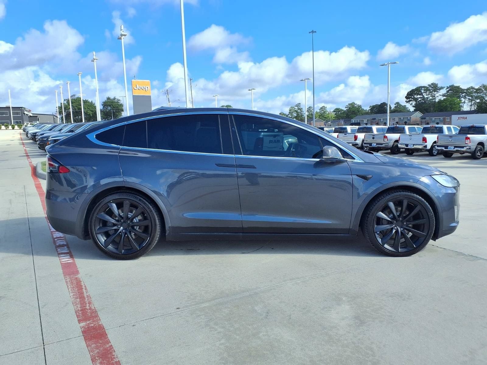 Used 2018 Tesla Model X 75D AWD/4WD image 6