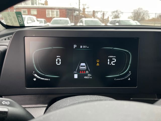 Used 2024 Kia Sportage LX image 9