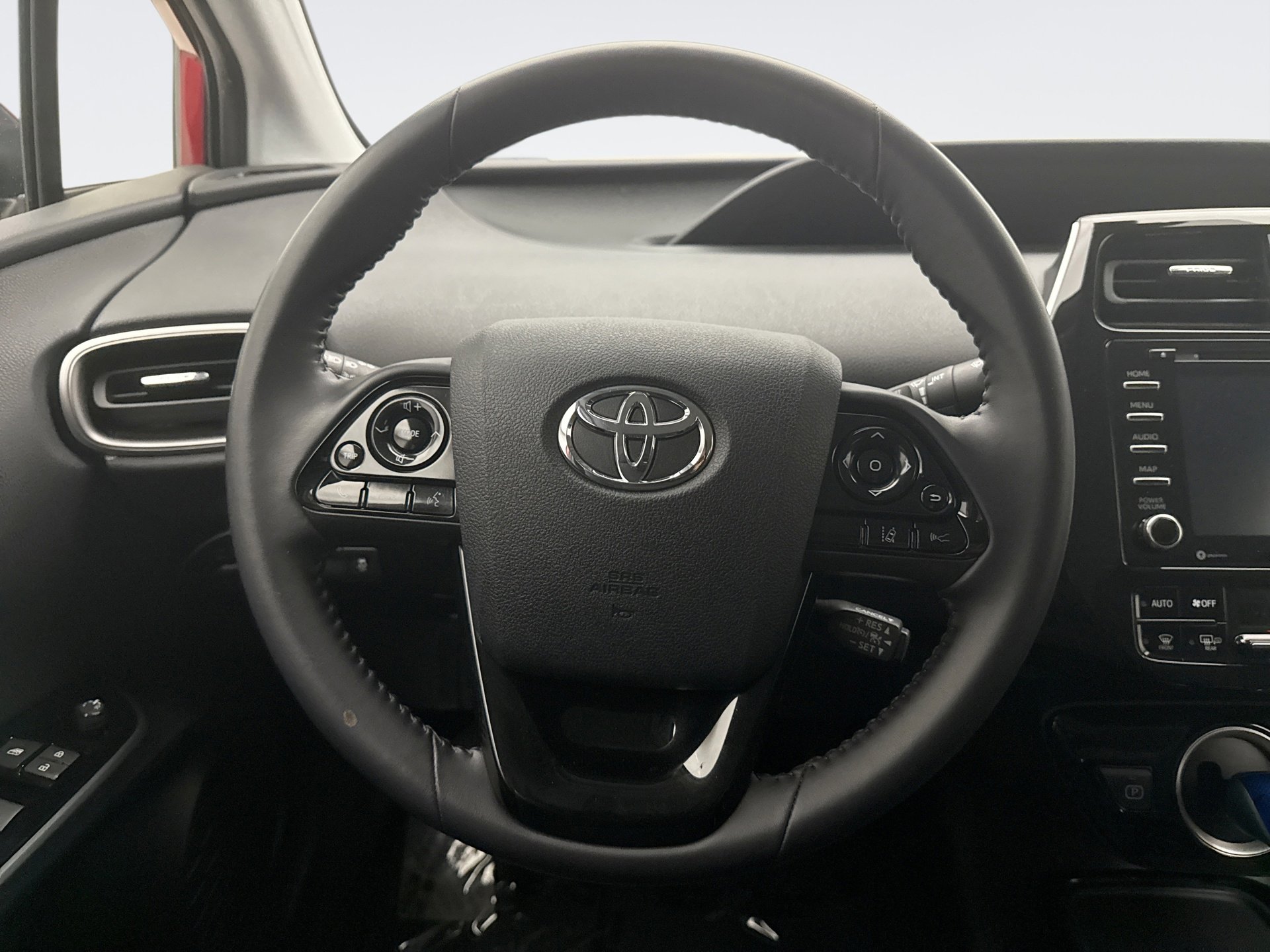 Used 2022 Toyota Prius Prime LE image 12