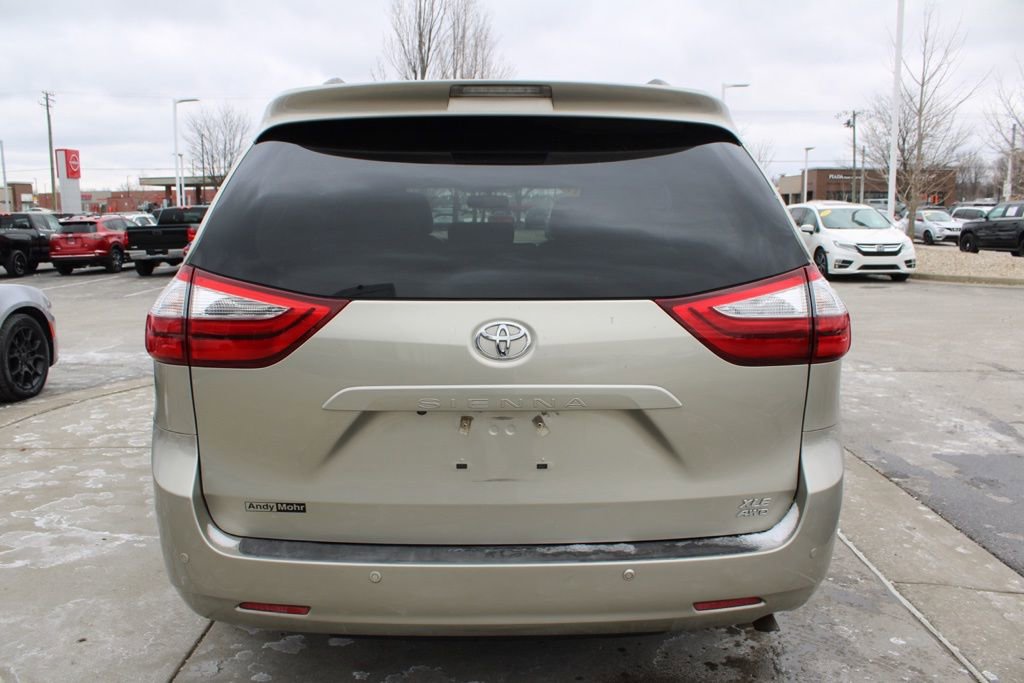 Used 2017 Toyota Sienna XLE Premium image 8