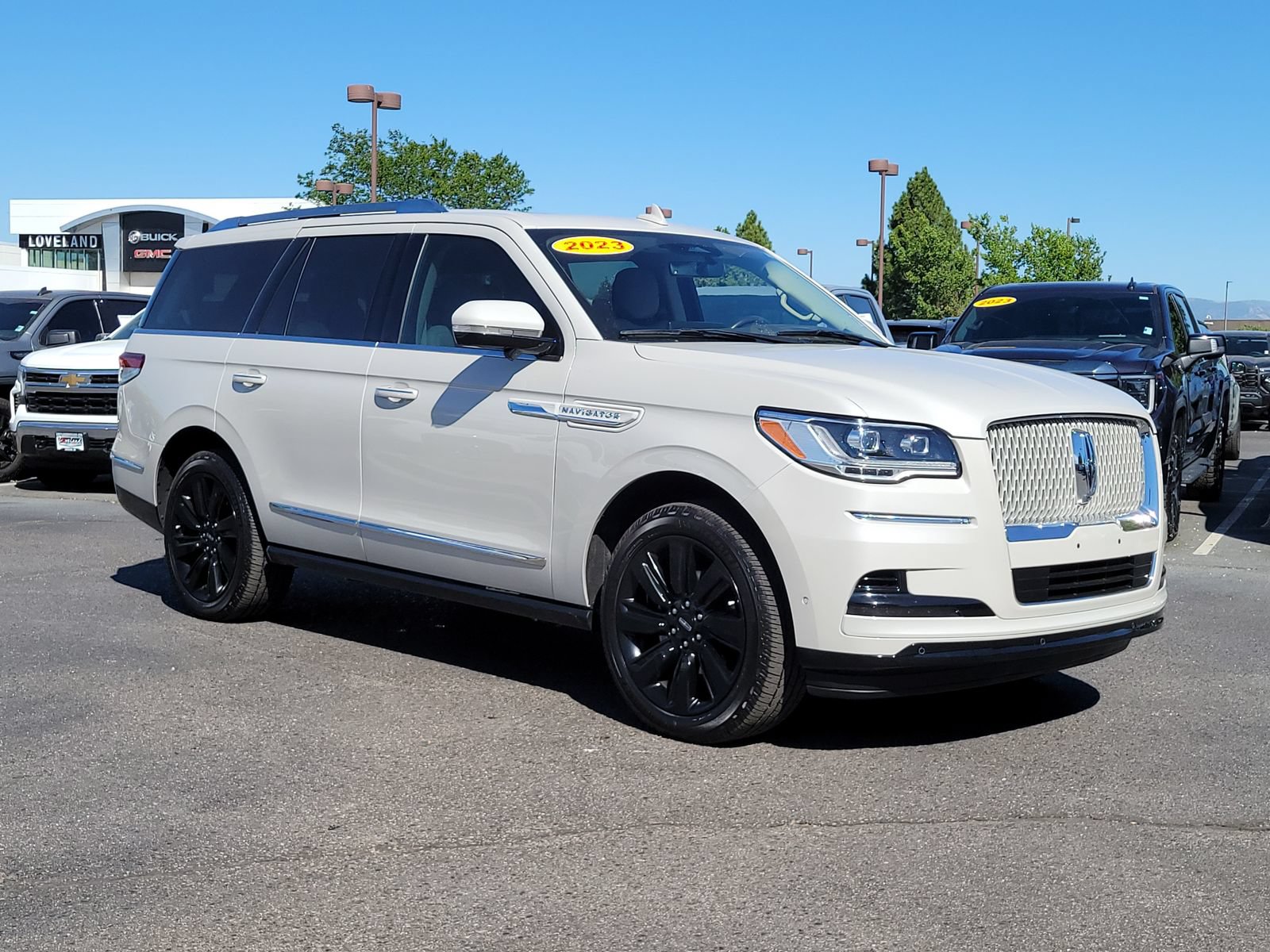 Used 2023 Lincoln Navigator Reserve AWD/4WD image 1
