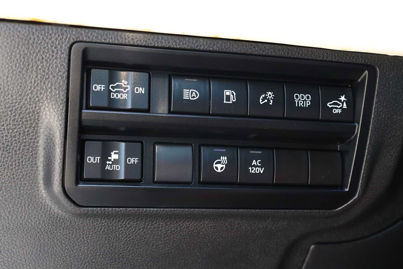 Used 2022 Toyota Tundra Capstone AWD/4WD image 33