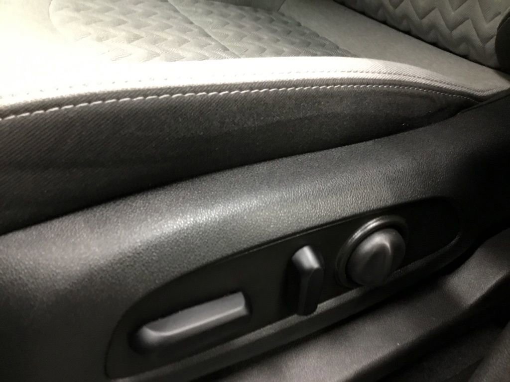 Used 2023 Chevrolet Equinox LS image 8