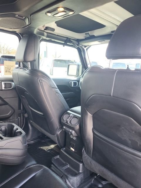 Used 2019 Jeep Wrangler Unlimited Sahara w/ Advanced Safety Group image 20