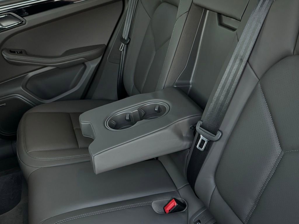 New 2026 Porsche Macan image 51