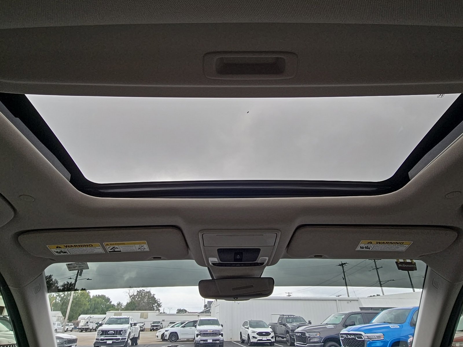 Used 2023 Honda CR-V EX-L image 3