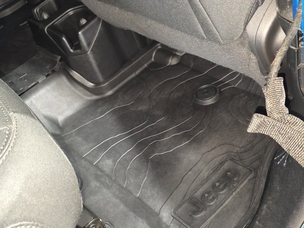 Used 2019 Jeep Wrangler Unlimited Sahara image 16