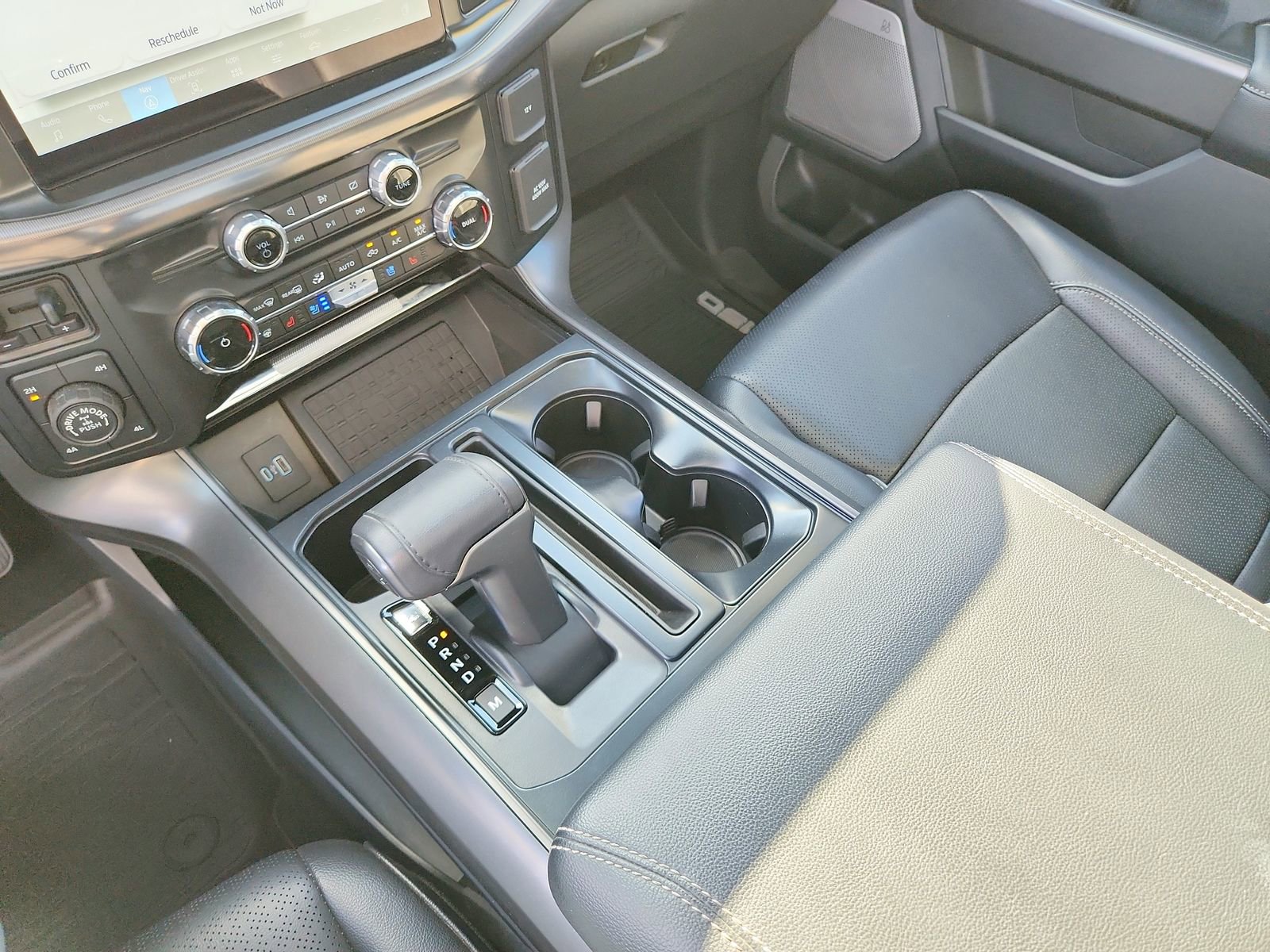 Used 2024 Ford F150 Lariat AWD/4WD image 17
