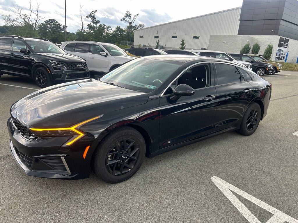 Certified 2025 Kia K5 LXS FWD image 3