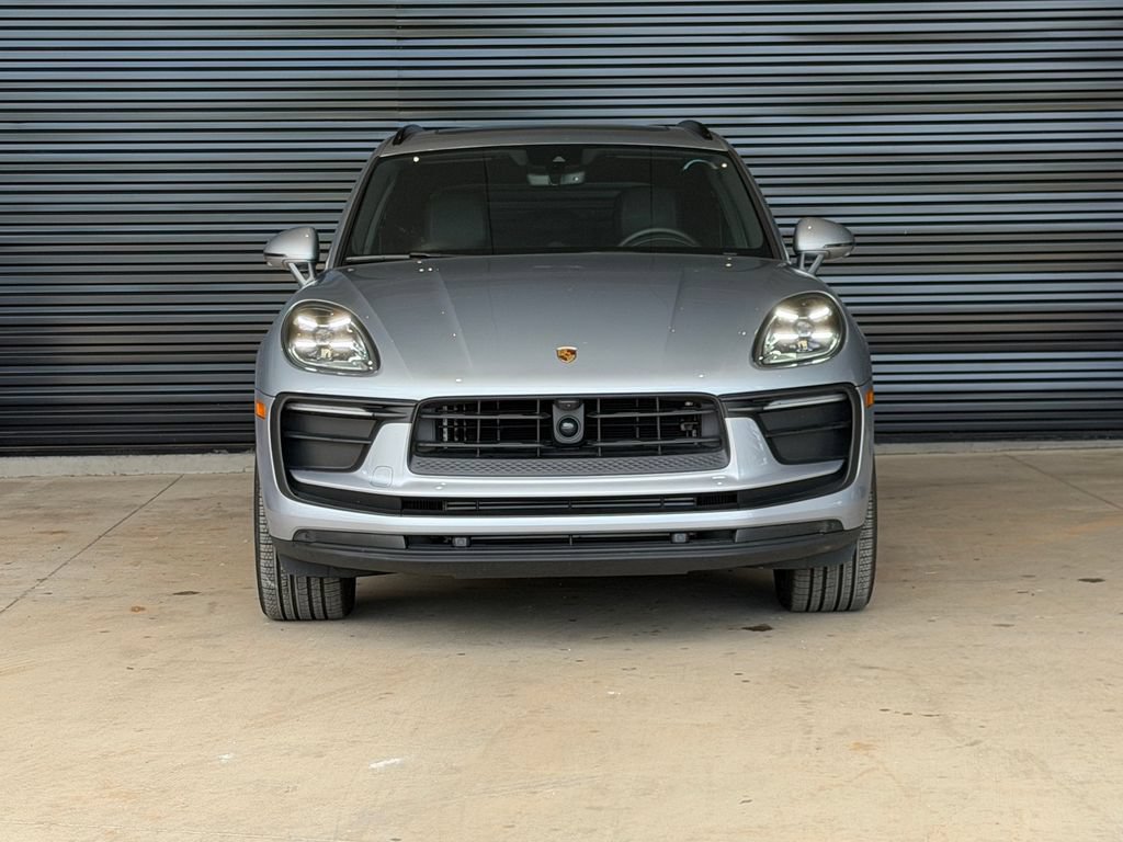 Certified 2026 Porsche Macan AWD/4WD image 13