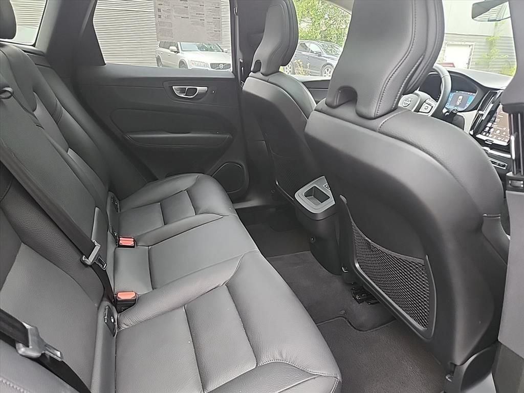Certified 2025 Volvo XC60 B5 Plus w/ Climate Package AWD/4WD image 34
