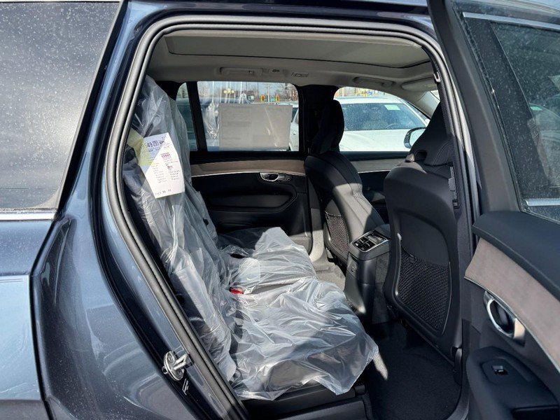 New 2026 Volvo XC90 T8 Plus w/ Protection Package Premier AWD/4WD image 5