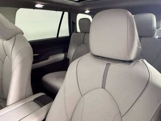 Used 2026 Toyota Grand Highlander AWD image 34