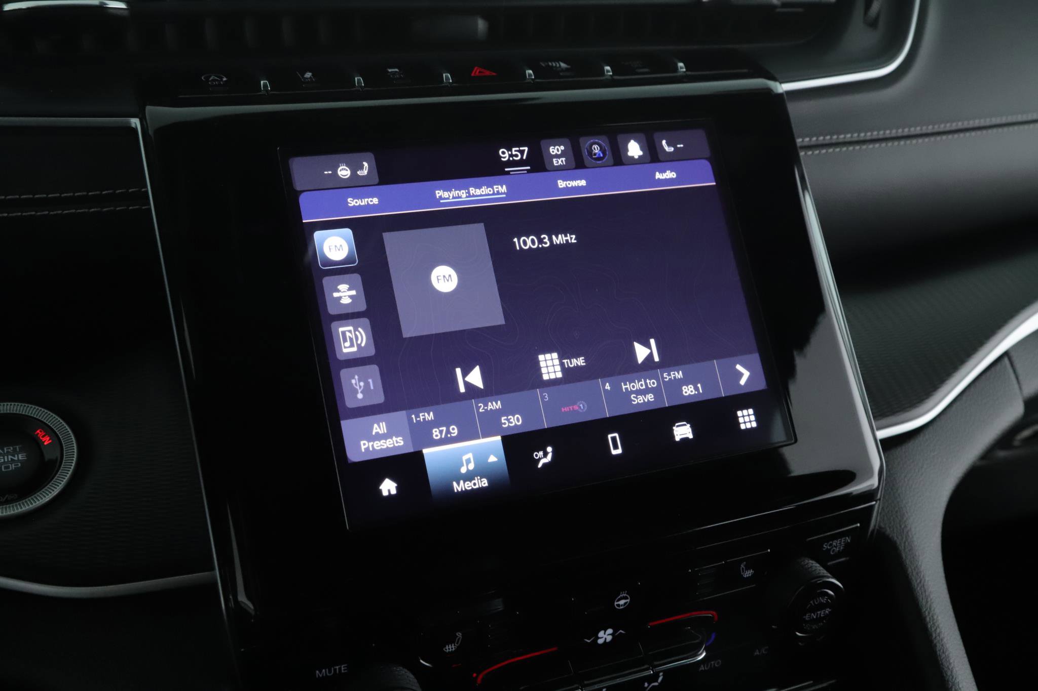 Used 2023 Jeep Grand Cherokee L Laredo image 13