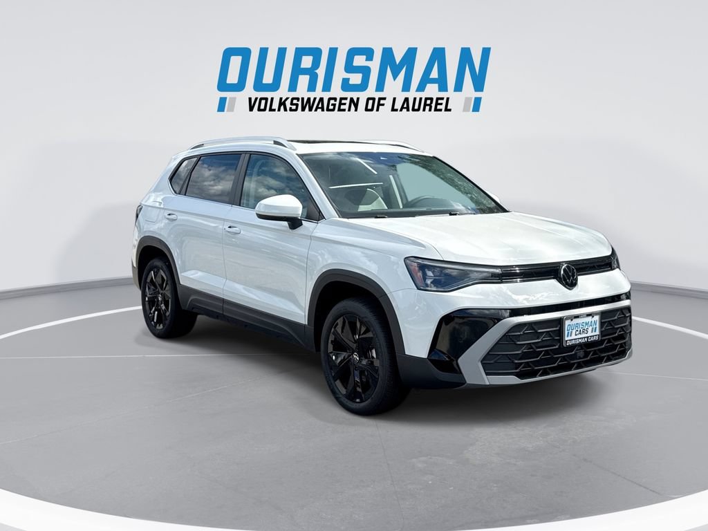New 2026 Volkswagen Taos SE FWD image 2
