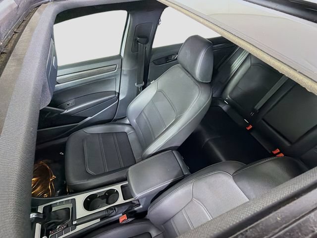 Used 2022 Volkswagen Passat 2.0T R-Line FWD image 14