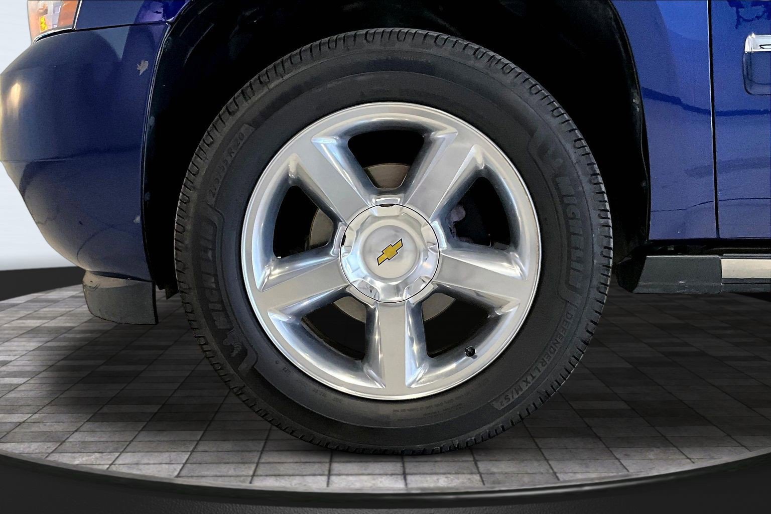Used 2013 Chevrolet Avalanche LTZ AWD/4WD image 35