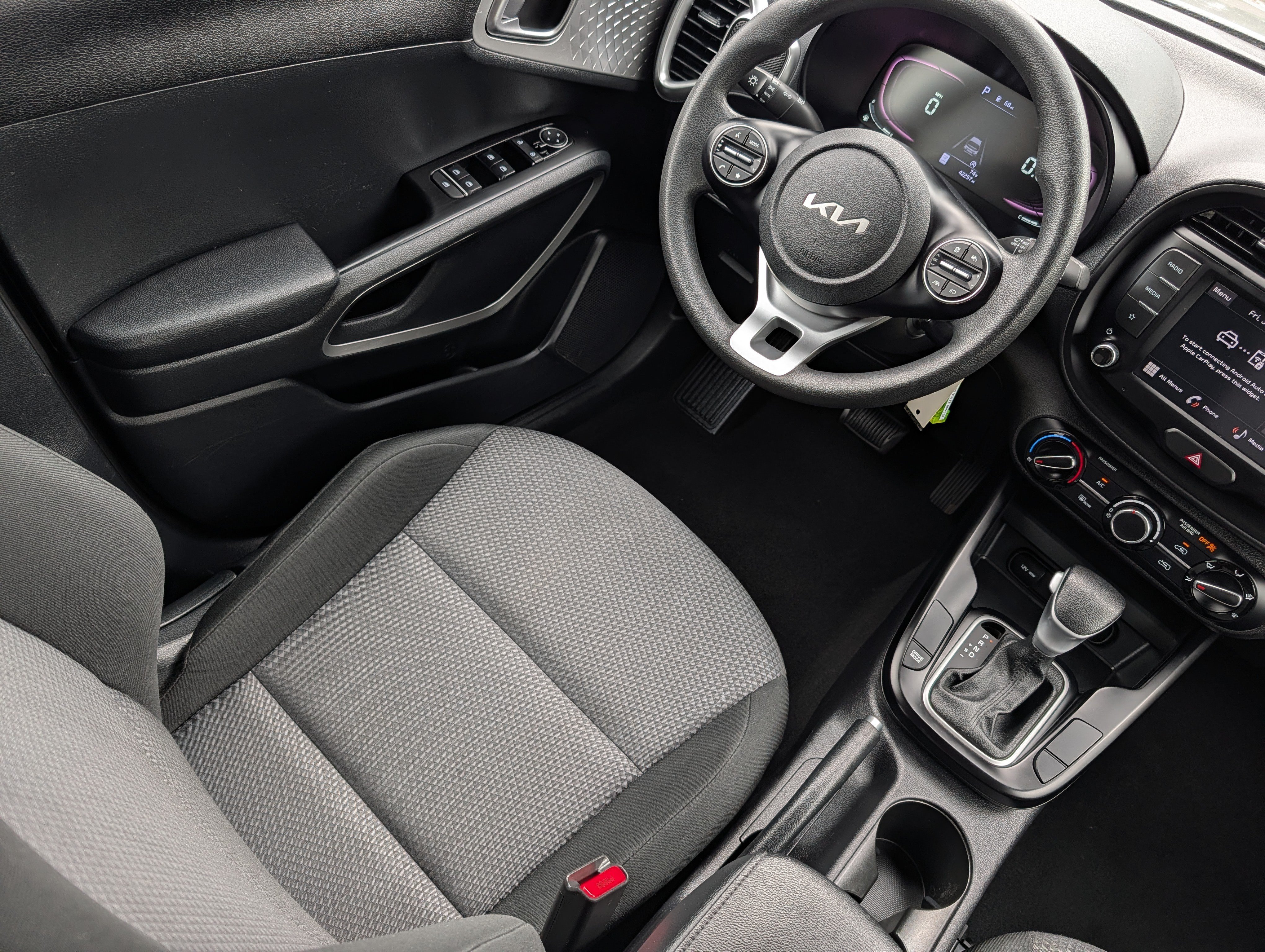 Certified 2023 Kia Soul LX w/ Option Group 015 FWD image 9