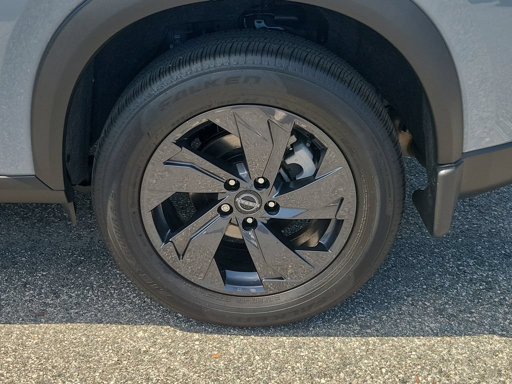 Used 2026 Nissan Rogue SV FWD image 5