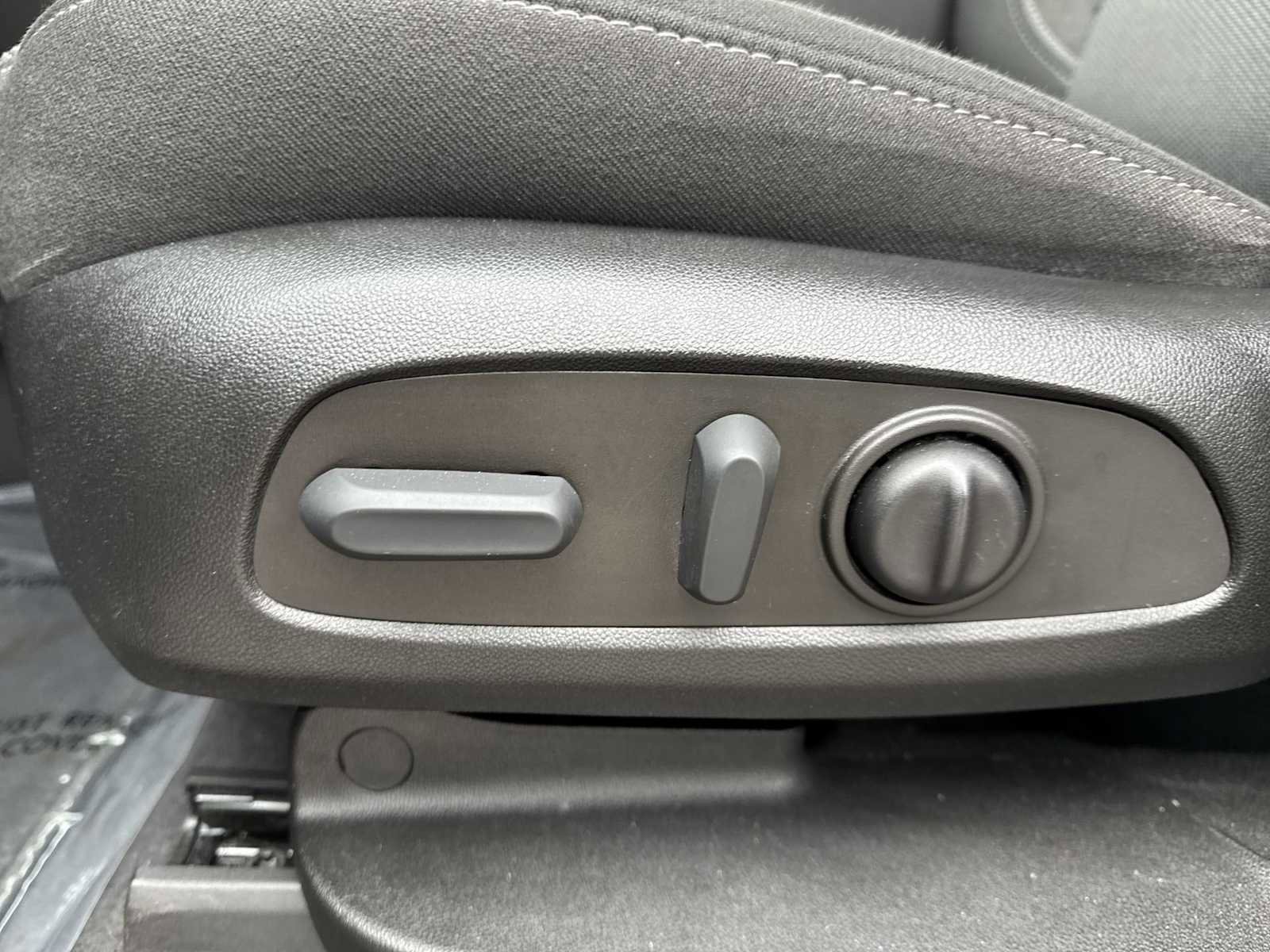 Used 2022 Chevrolet Traverse LT w/ LPO, Cargo Package image 17