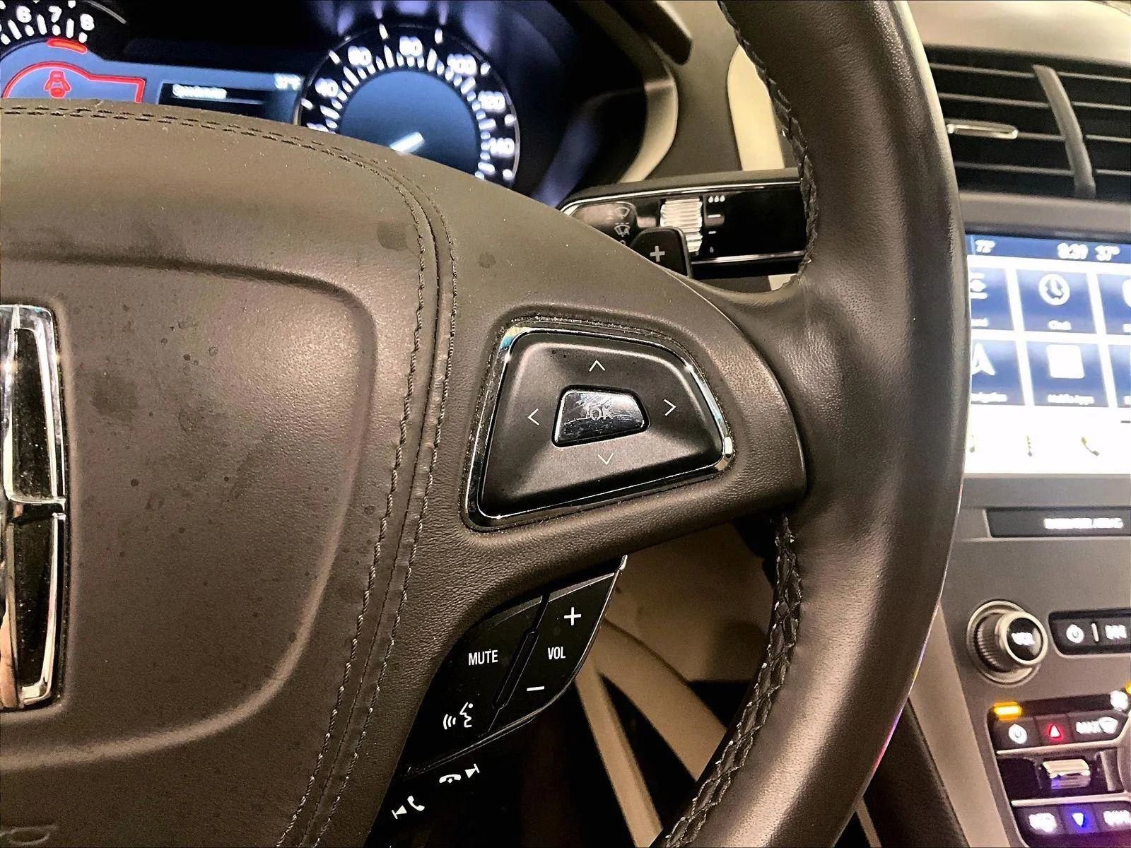 Used 2019 Lincoln MKZ Reserve image 18