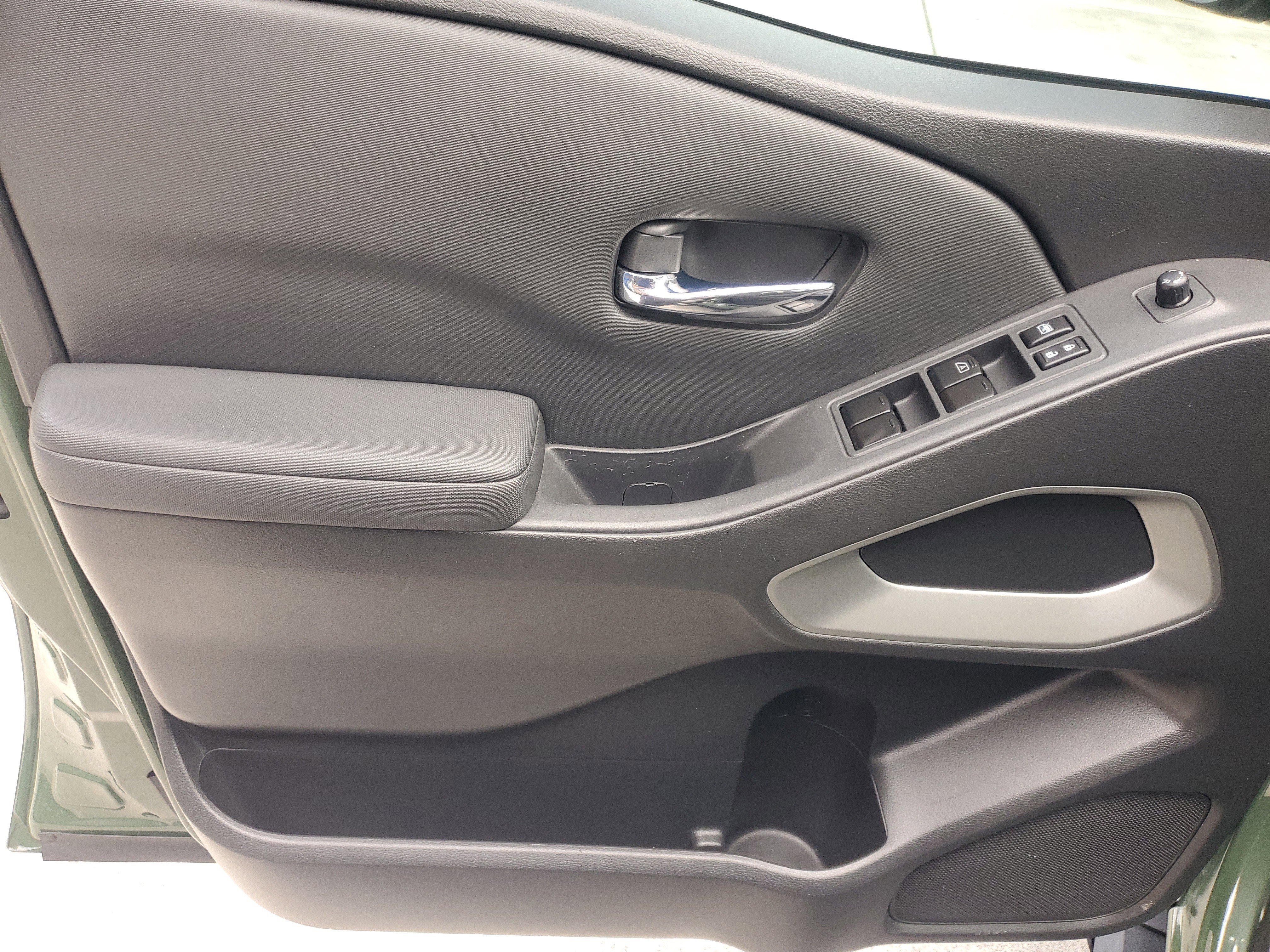 Used 2022 Nissan Frontier SV w/ Technology Package image 17