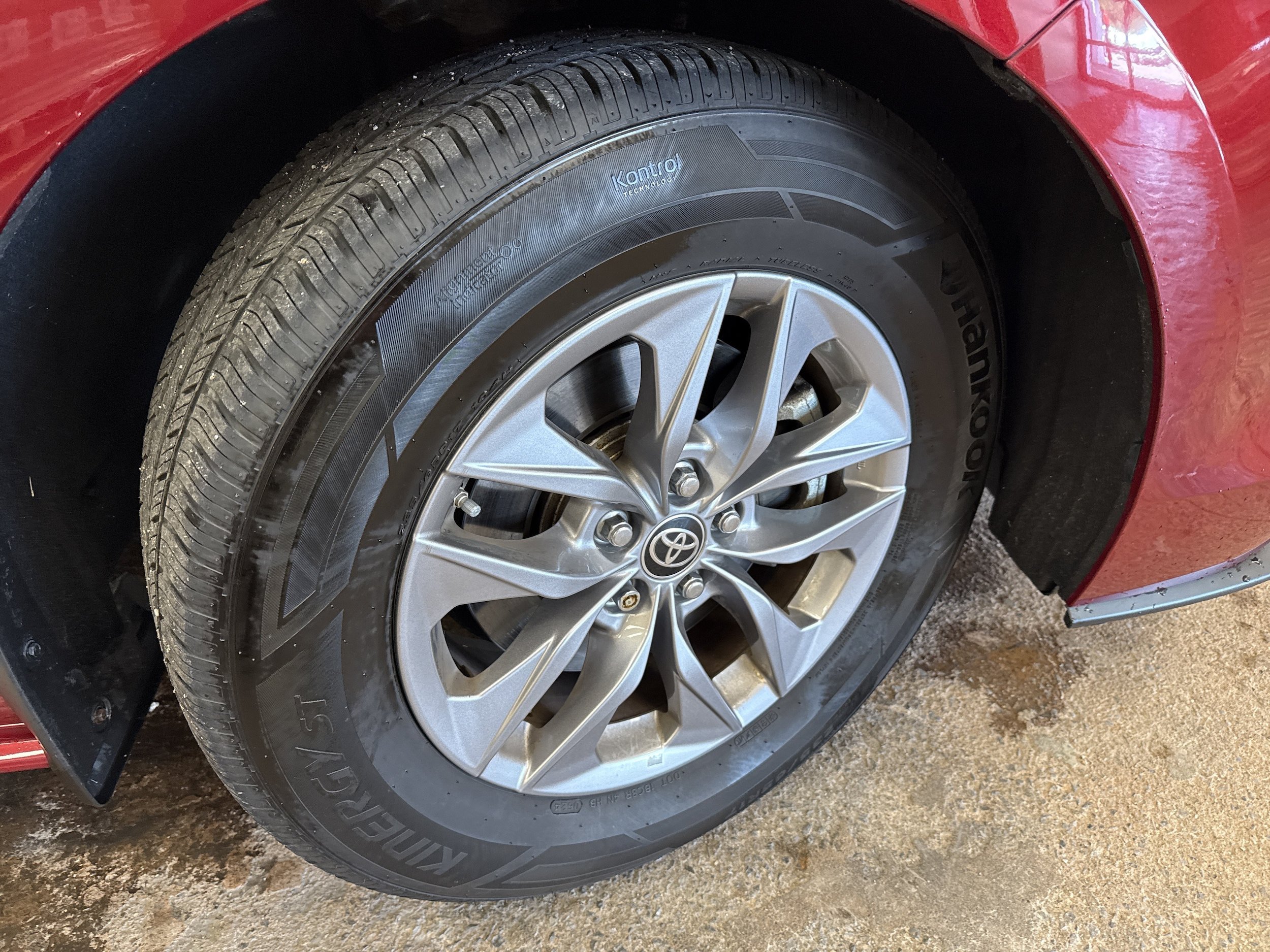 Used 2021 Toyota Sienna XLE w/ XLE Plus Package FWD image 15