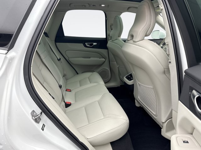 Used 2022 Volvo XC60 B5 Inscription w/ Advanced Package AWD/4WD image 21