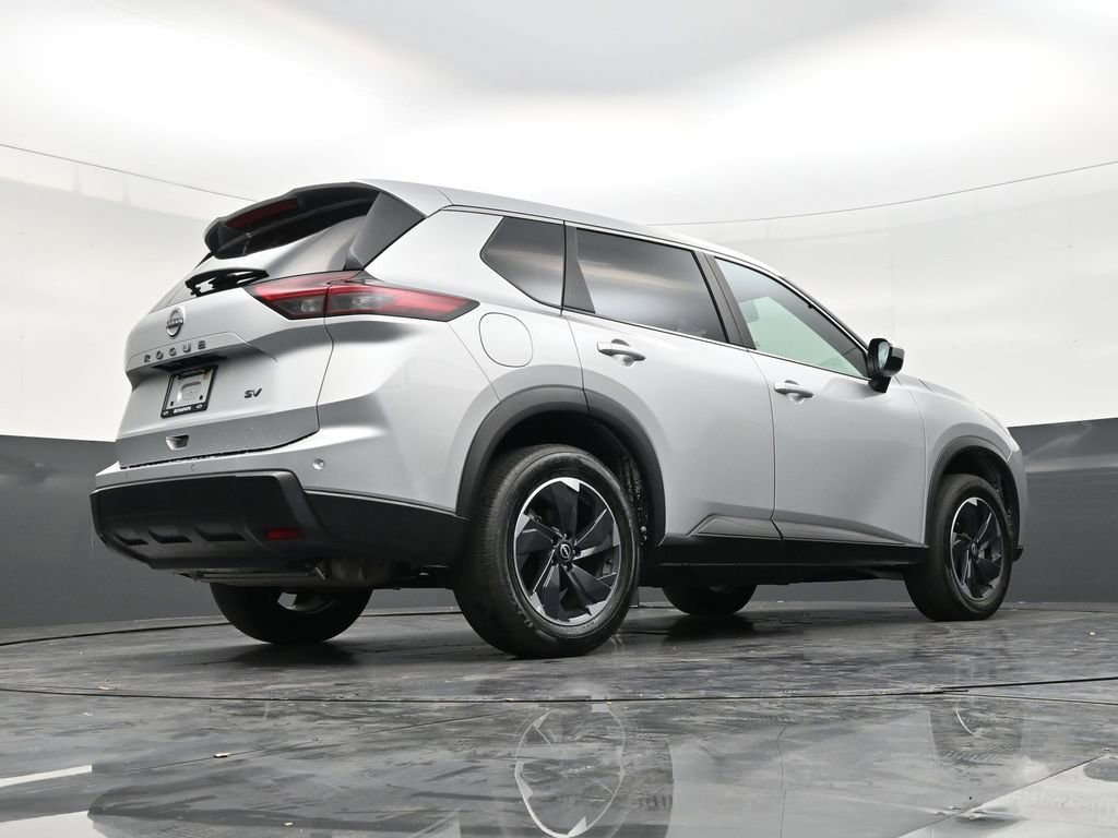 Used 2024 Nissan Rogue SV image 25