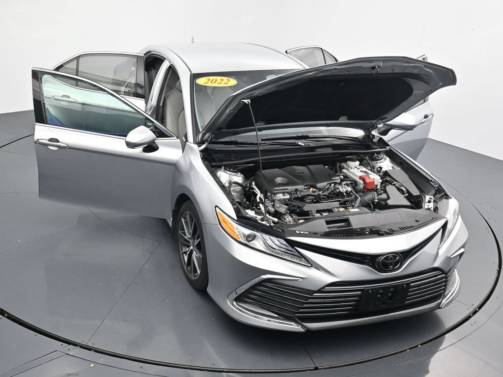 Used 2022 Toyota Camry XLE FWD image 39