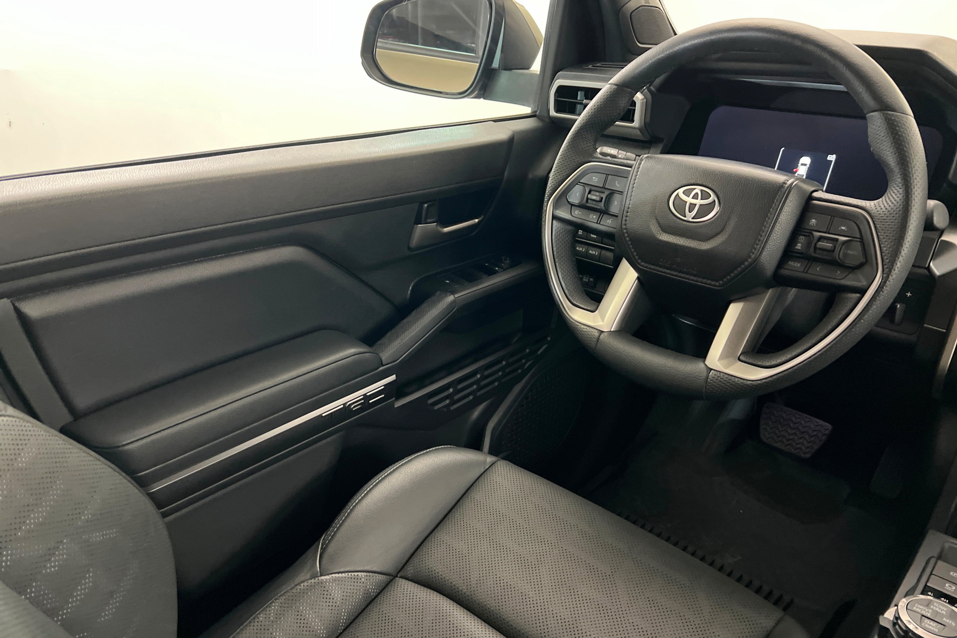 Used 2024 Toyota Tacoma TRD Off-Road AWD/4WD image 12