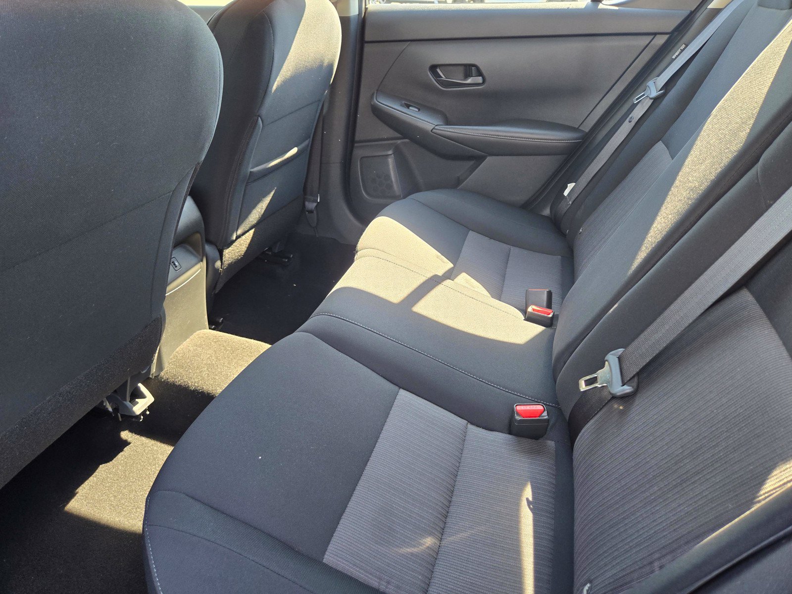 Used 2025 Nissan Sentra SV FWD image 14