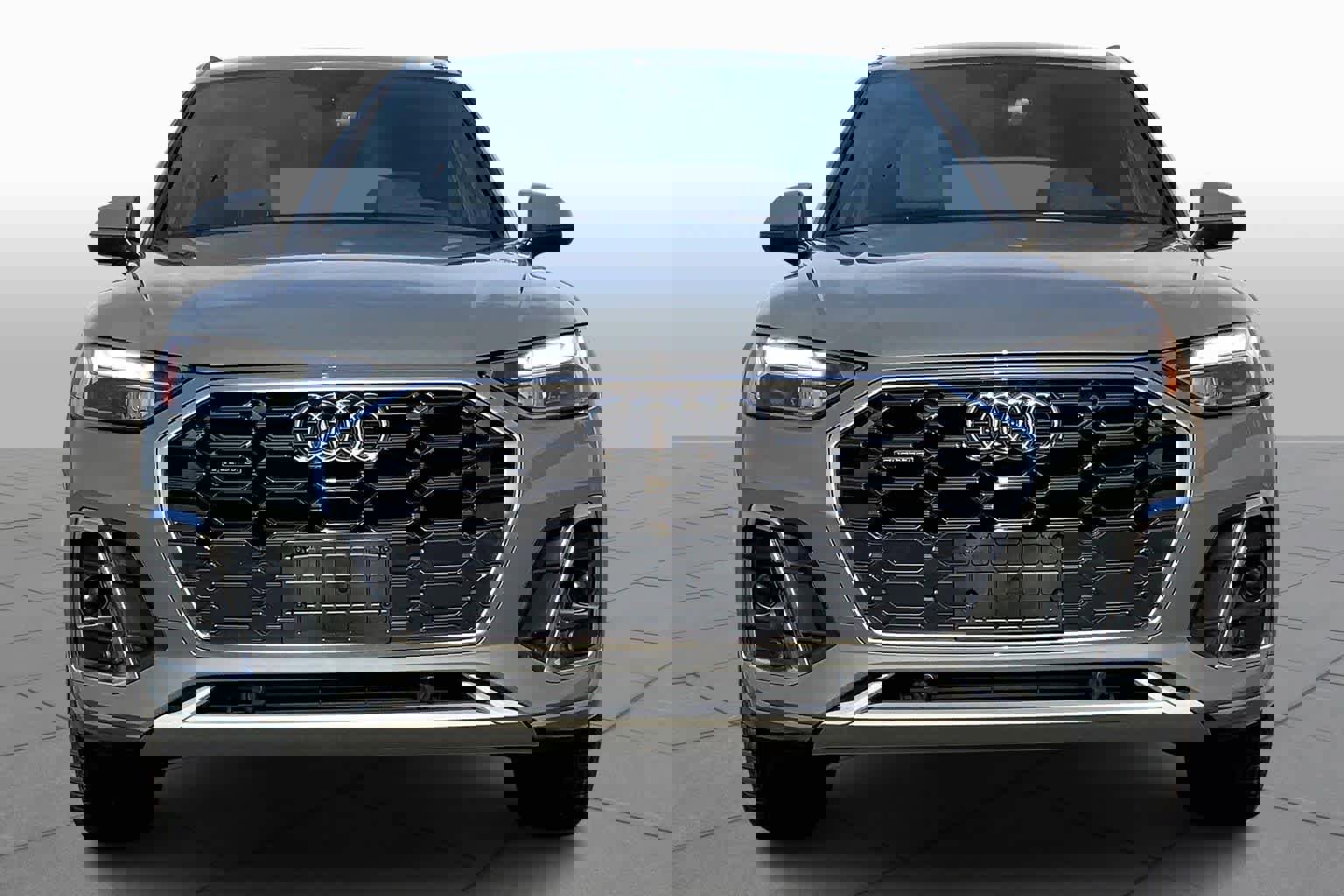 Used 2023 Audi Q5 2.0T Premium w/ Convenience Package image 4