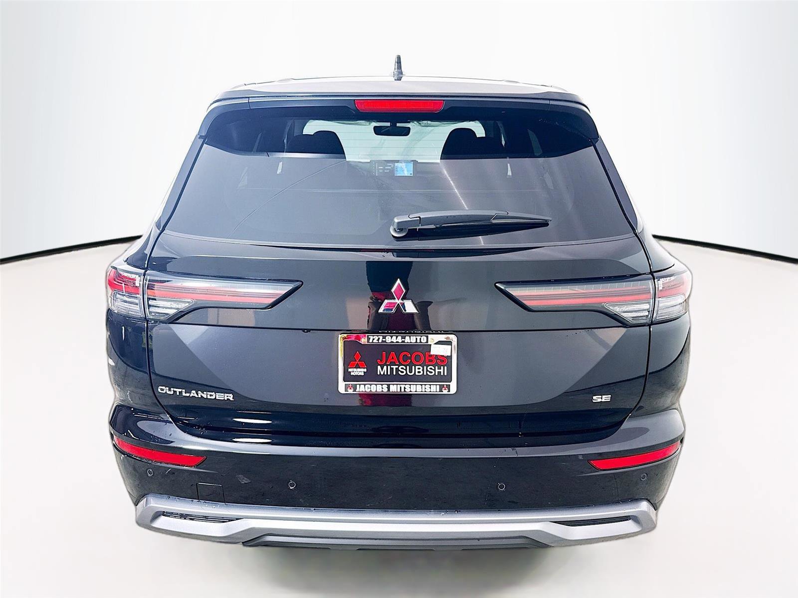 New 2026 Mitsubishi Outlander SE image 6