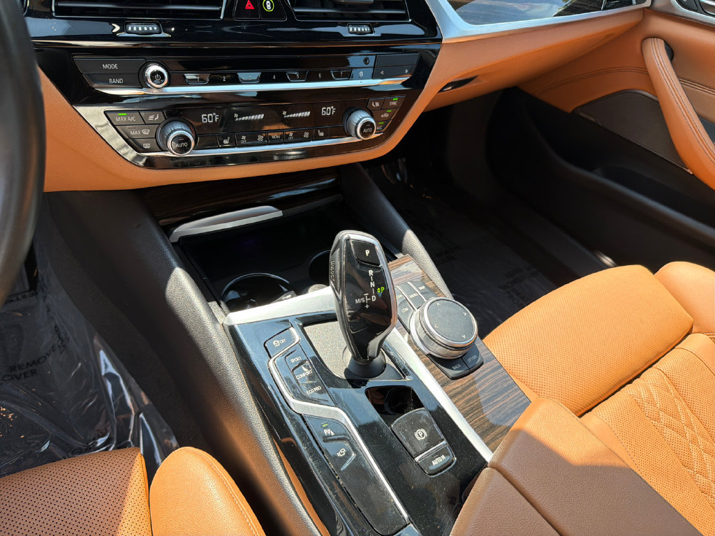 Used 2021 BMW 530i w/ Premium Package RWD image 30