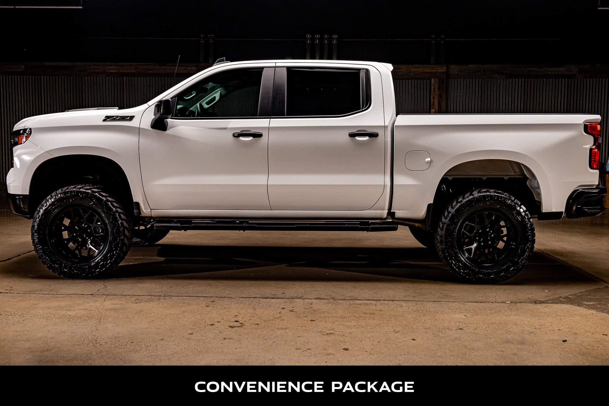 Used 2025 Chevrolet Silverado 1500 Custom Trail Boss w/ LPO, Dark Essentials Package image 6