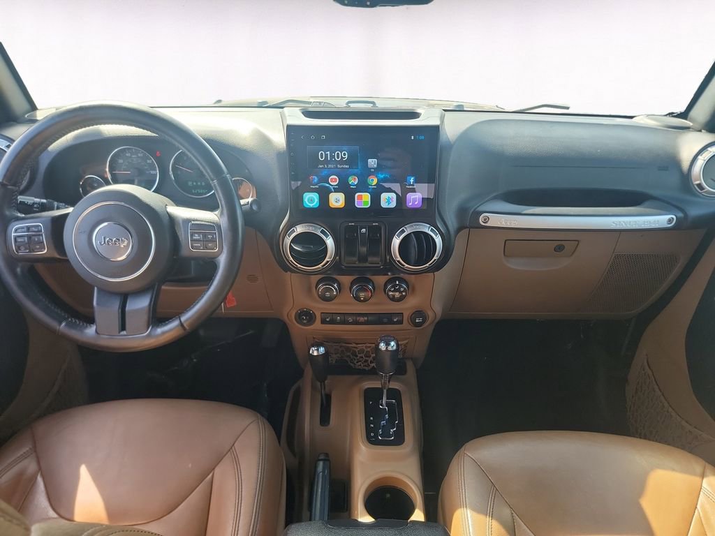 Used 2016 Jeep Wrangler Sahara w/ Connectivity Group AWD/4WD image 10