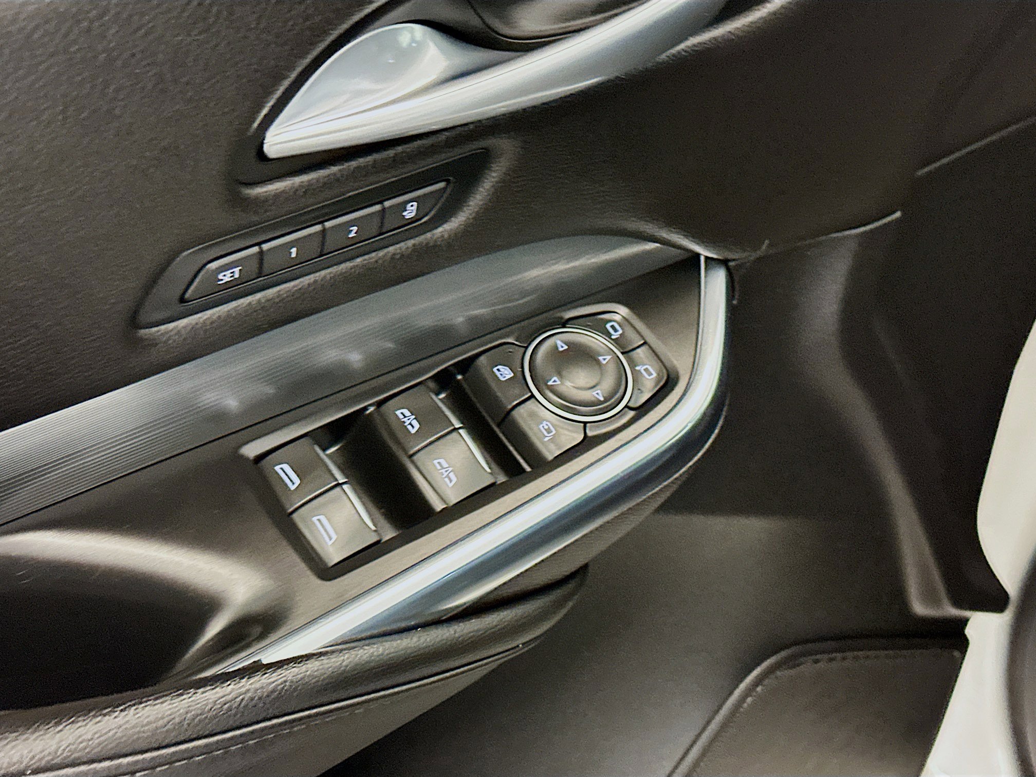 Used 2024 Cadillac XT4 Premium Luxury image 15