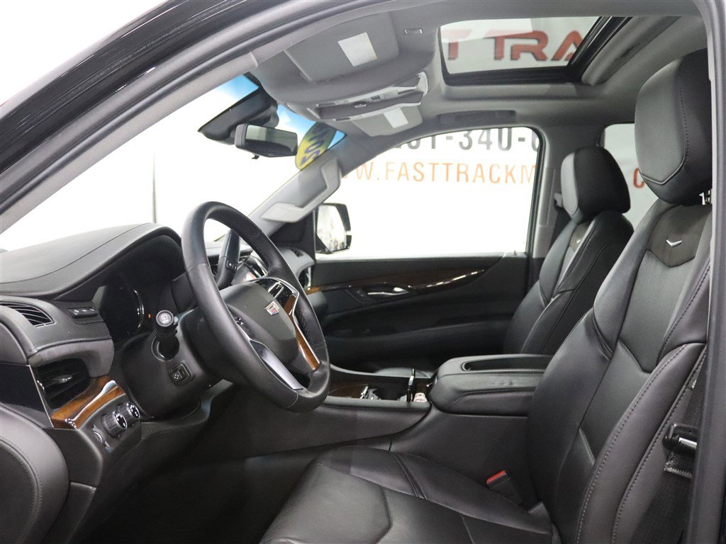 Used 2018 Cadillac Escalade ESV Luxury AWD/4WD image 11