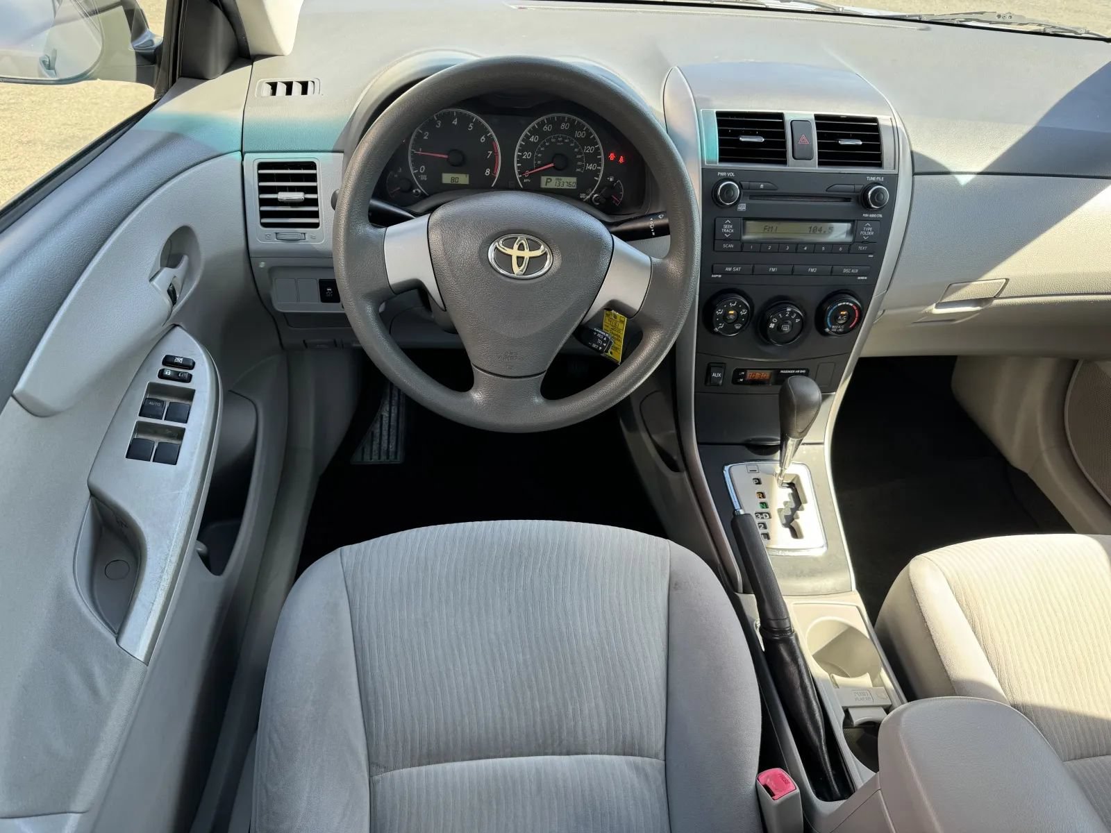 Used 2010 Toyota Corolla LE FWD image 9
