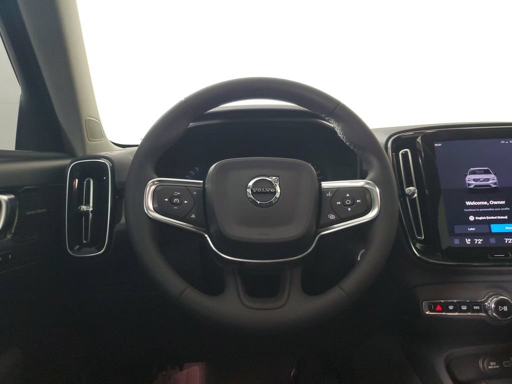 Certified 2024 Volvo XC40 B5 Ultimate w/ Protection Package Premier AWD/4WD image 14