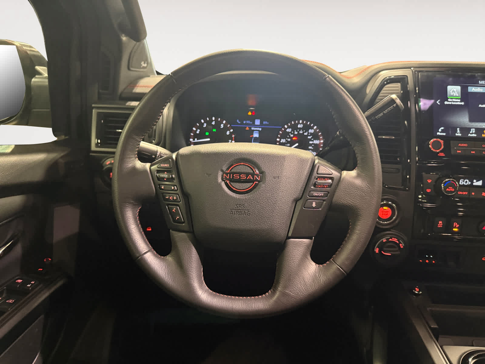 Used 2024 Nissan Titan PRO-4X w/ Pro-4x Convenience Package AWD/4WD image 13