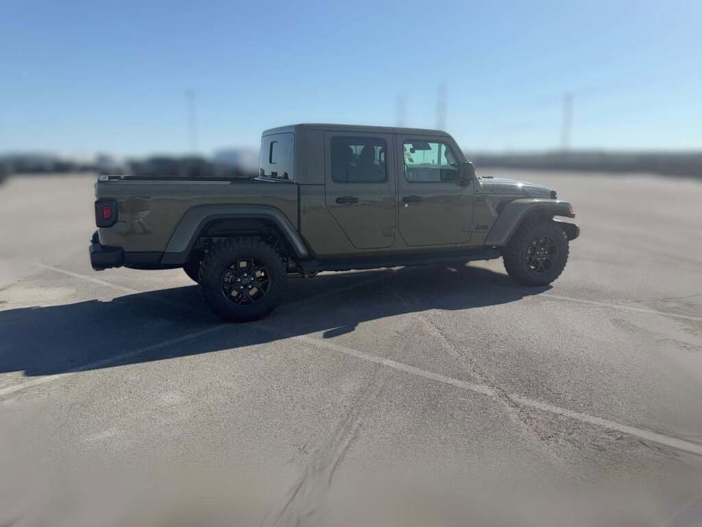 New 2025 Jeep Gladiator Sport image 13