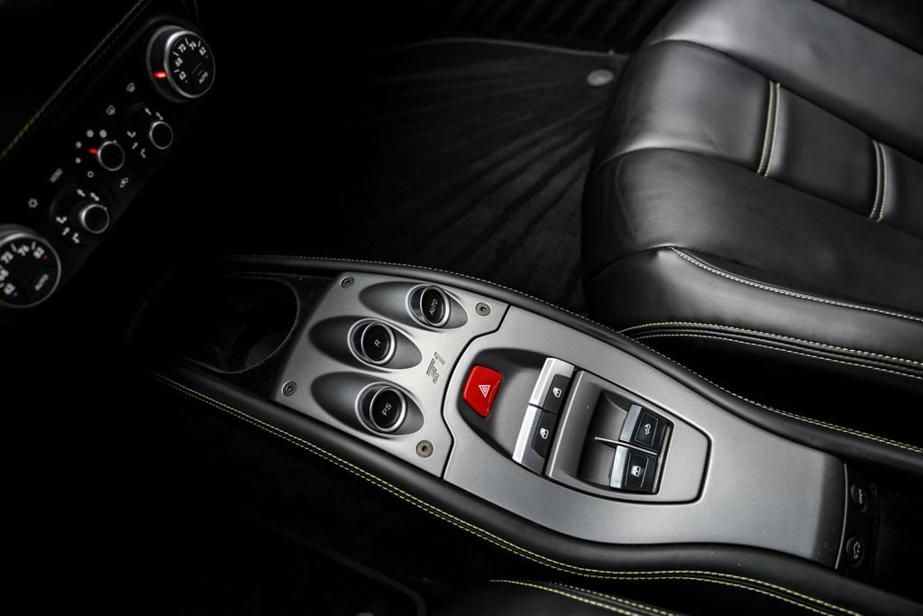 Used 2015 Ferrari 458 Spider RWD image 18