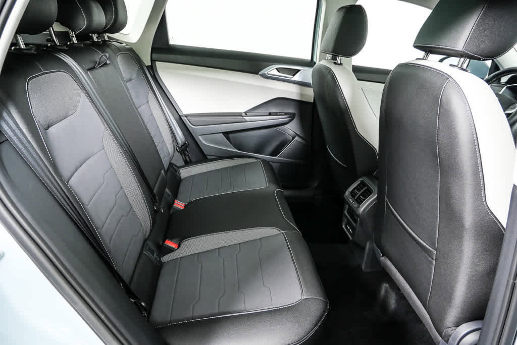 New 2026 Volkswagen Taos SE FWD image 22
