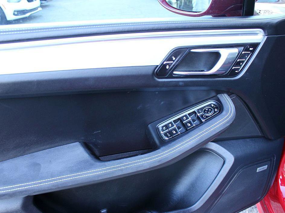 Used 2017 Porsche Macan GTS image 9